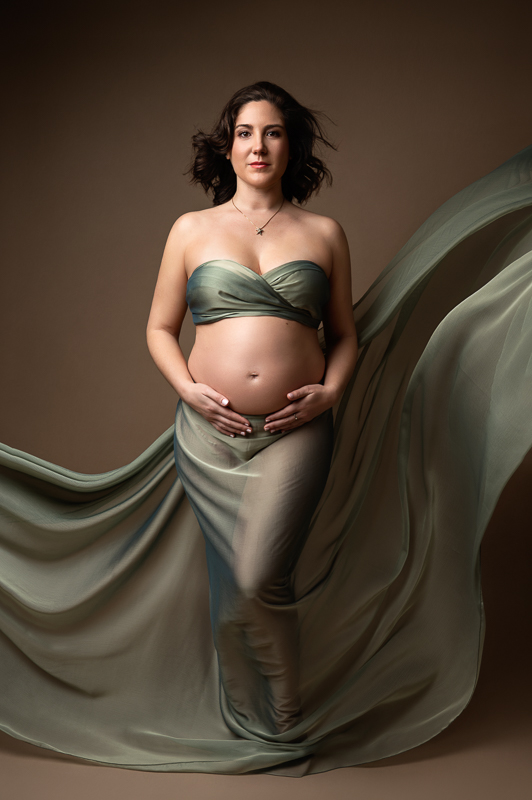Celine-Garde-photographe-grossesse-artistique-beaurepaire photo de grossesse en voile