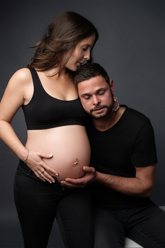 Céline Gardé photographe grossesse la roche-sur-yon photo de grossesse couple