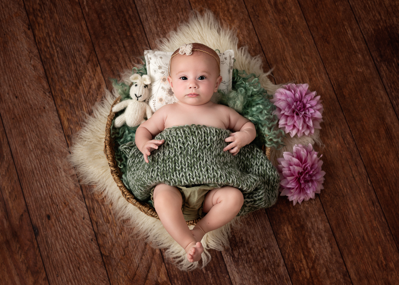 _DSC4952-Celine-Garde-photographe-bébé-éveil-3-mois-les-clouzeaux