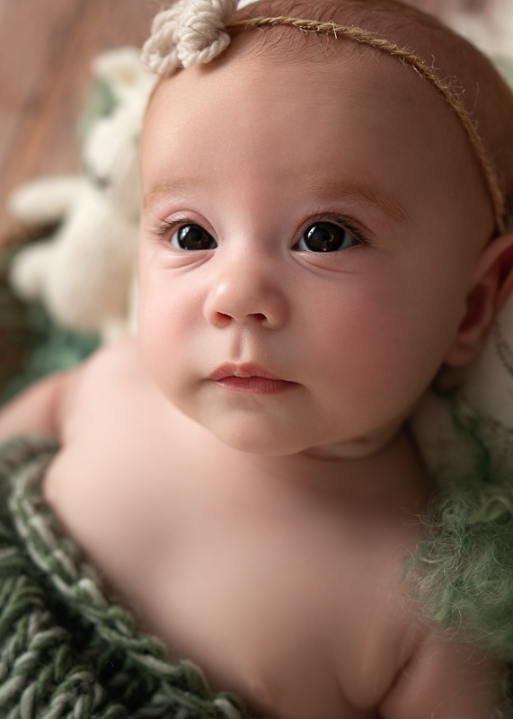 _DSC4966-Celine-Garde-photographe-bébé-éveil-3-mois-les-clouzeaux