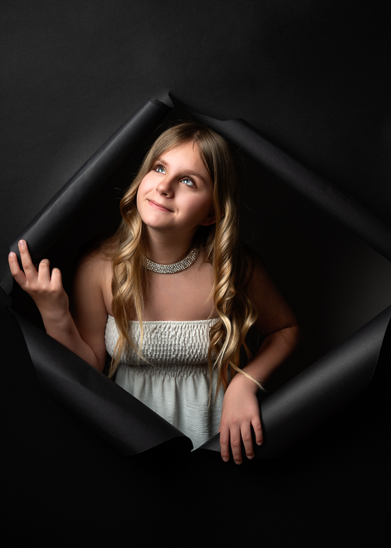 Portrait créatif d’une adolescente réalisé par Céline Gardé Photographe à Aubigny-Les-Clouzeaux, près de La Roche-sur-Yon.