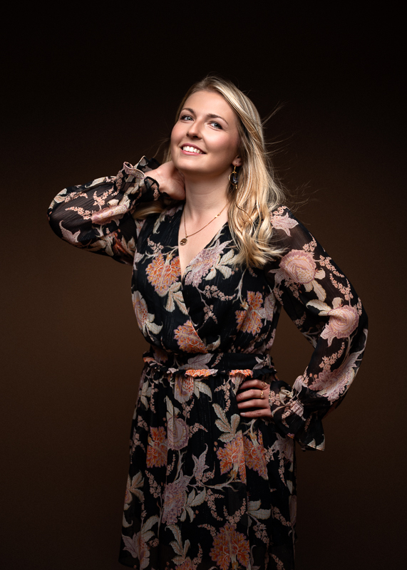 Portrait d’une femme réalisé en studio par Céline Gardé Photographe à Aubigny-Les-Clouzeaux près de La Roche-sur-Yon.