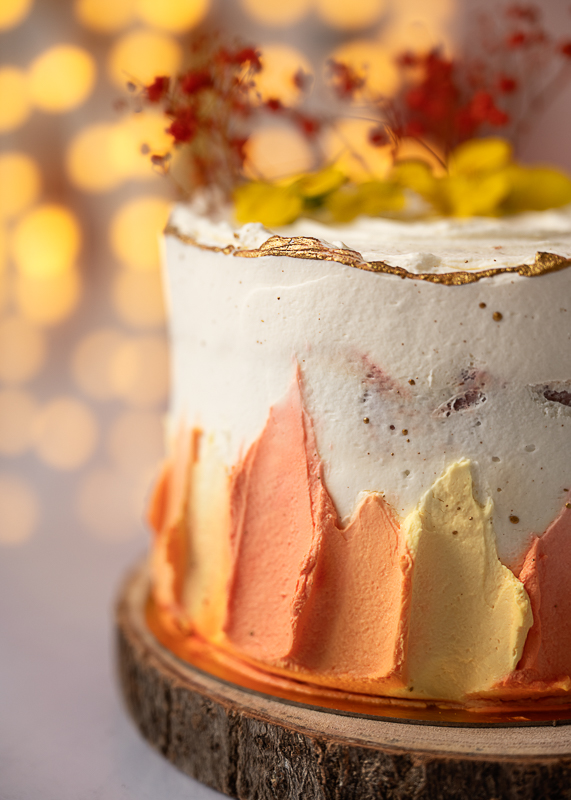 Gâteau smash the cake pour bébé lors d’une séance photo en studio à la roche sur yon.