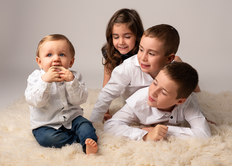 séance photo entre cousins a Aubigny-les-Clouzeaux